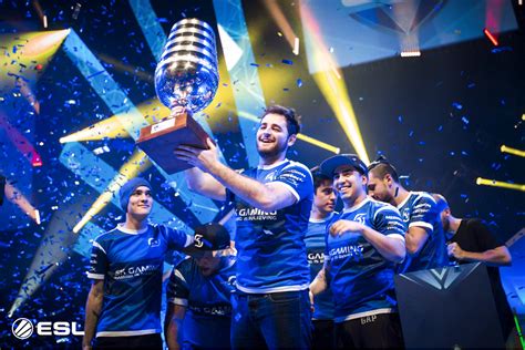 CS:GO esports in 2021 – a year in review .